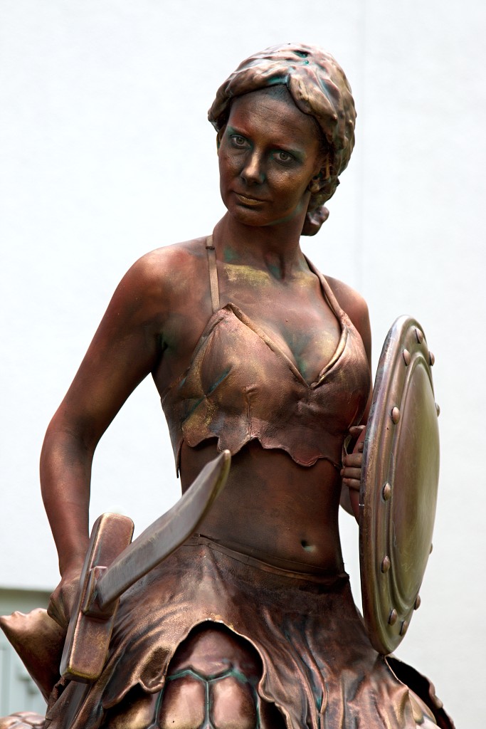 valkenburg living statue levend standbeeld evenement event festival festiviteit kunst art straatkunst streetart artiest beeld beeldhouwwerk